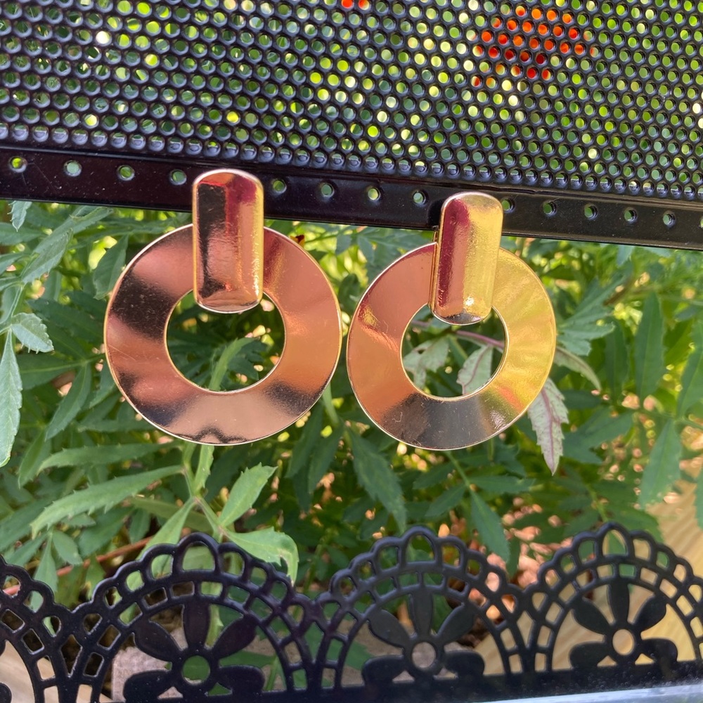 Gold Earrings NWOT